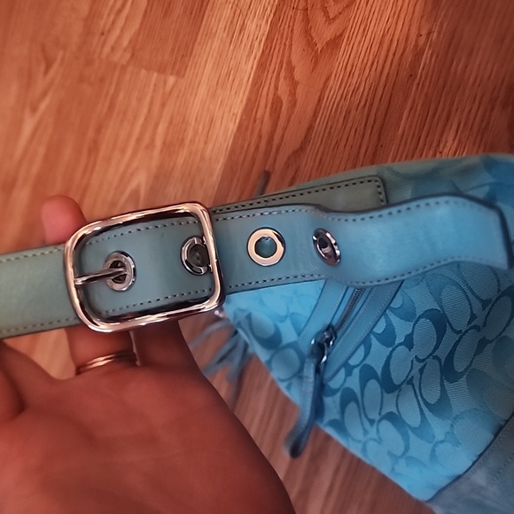 Rare Vintage Coach Crossbody bag. Good condition. - Picture 5 of 5